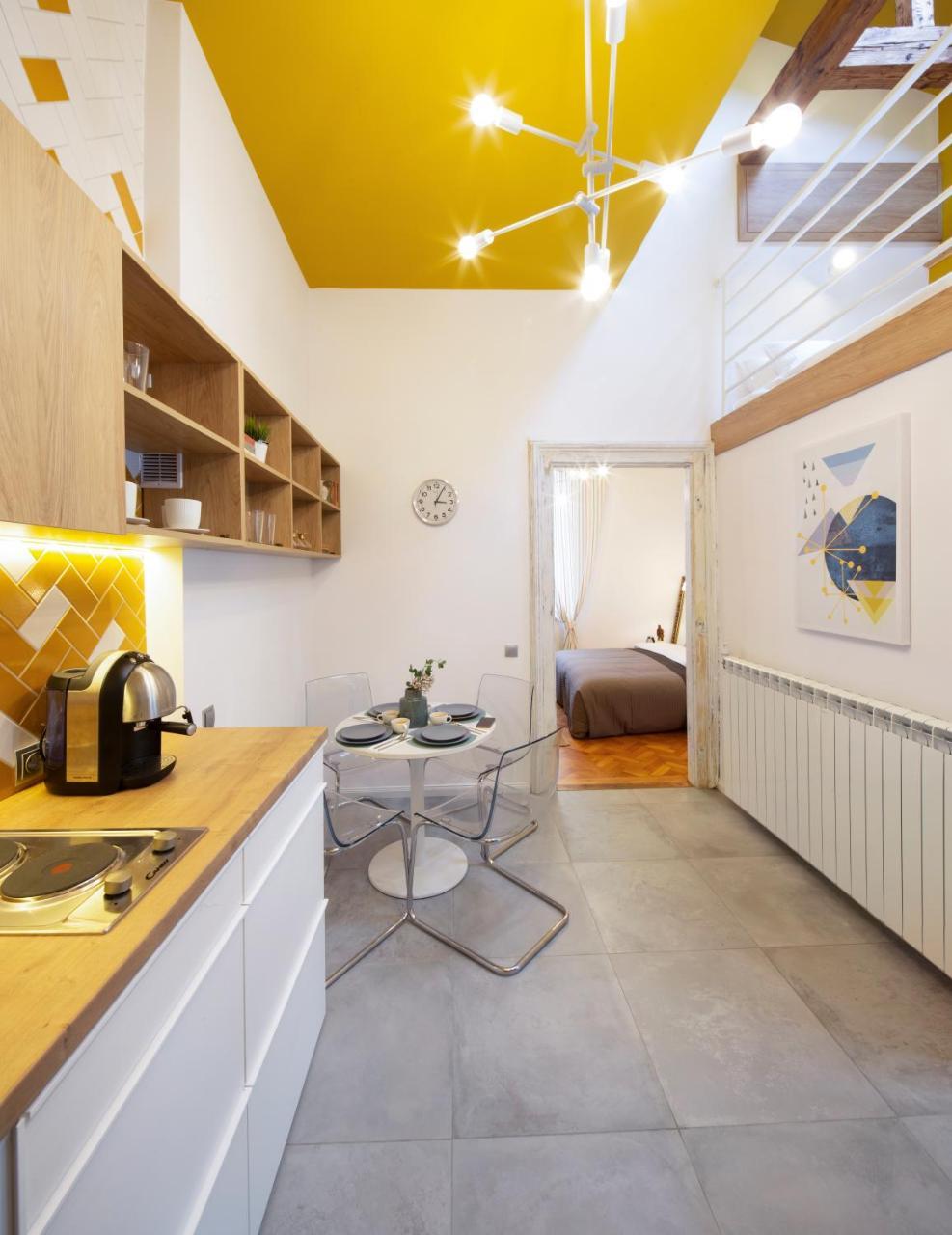 Yellow Apartment Cluj-Napoca Esterno foto